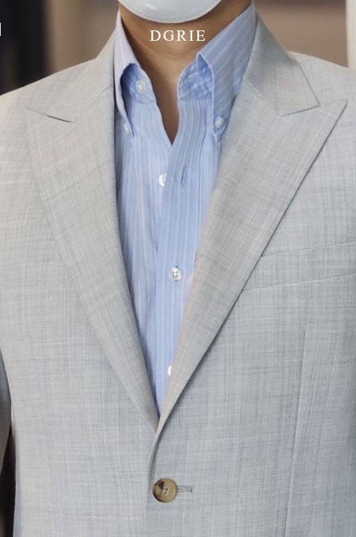 ตัดสูทสีเทาอ่อน DGRIE Tropical Wool Peak Lapel Suits