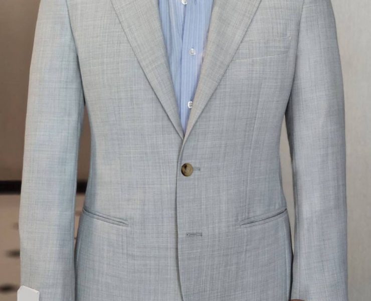 ตัดสูทสีเทาอ่อน DGRIE Tropical Wool Peak Lapel Suits