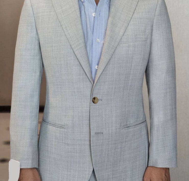 ตัดสูทสีเทาอ่อน DGRIE Tropical Wool Peak Lapel Suits