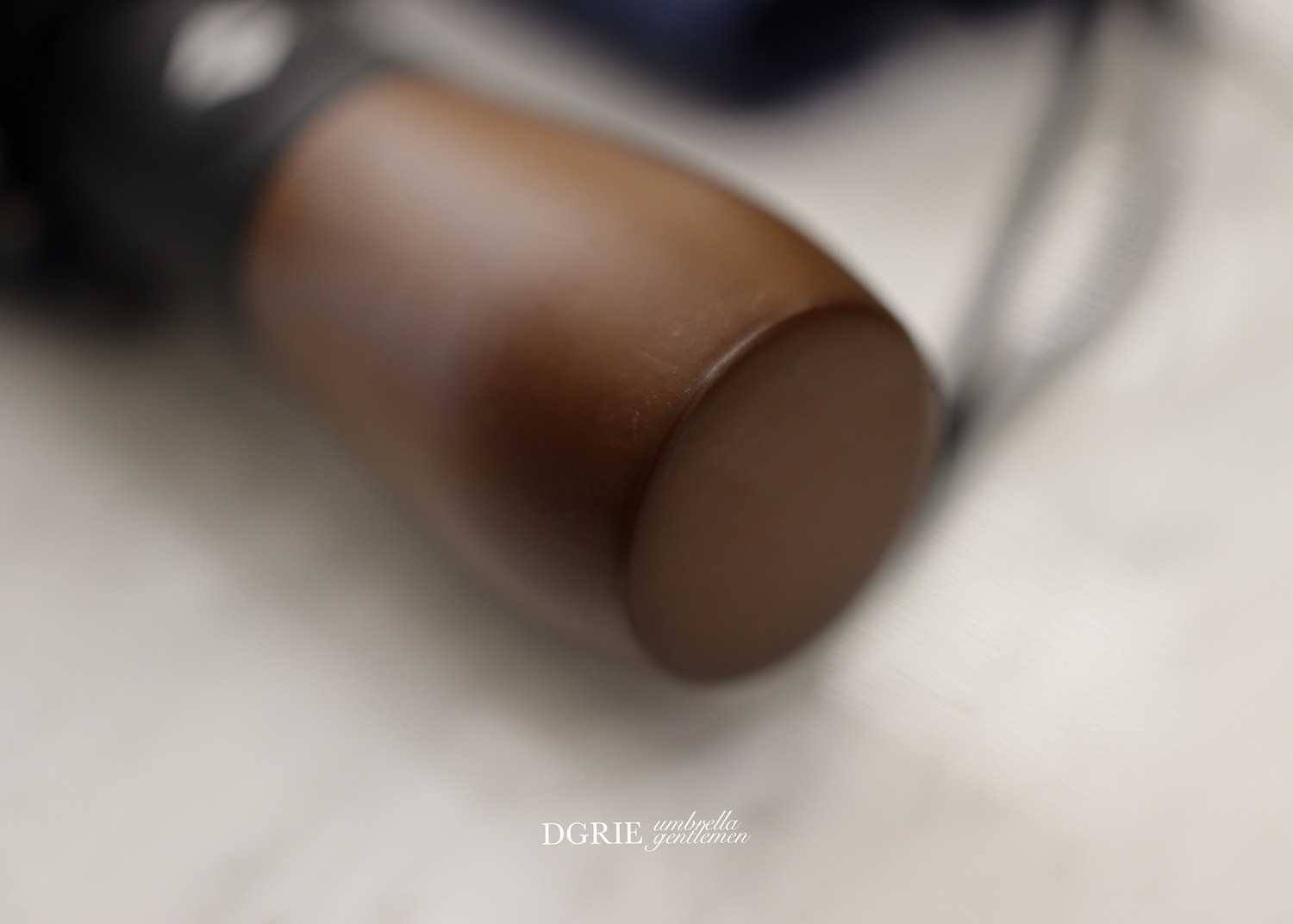 navy blue pinstripe umbrella dgrie 3