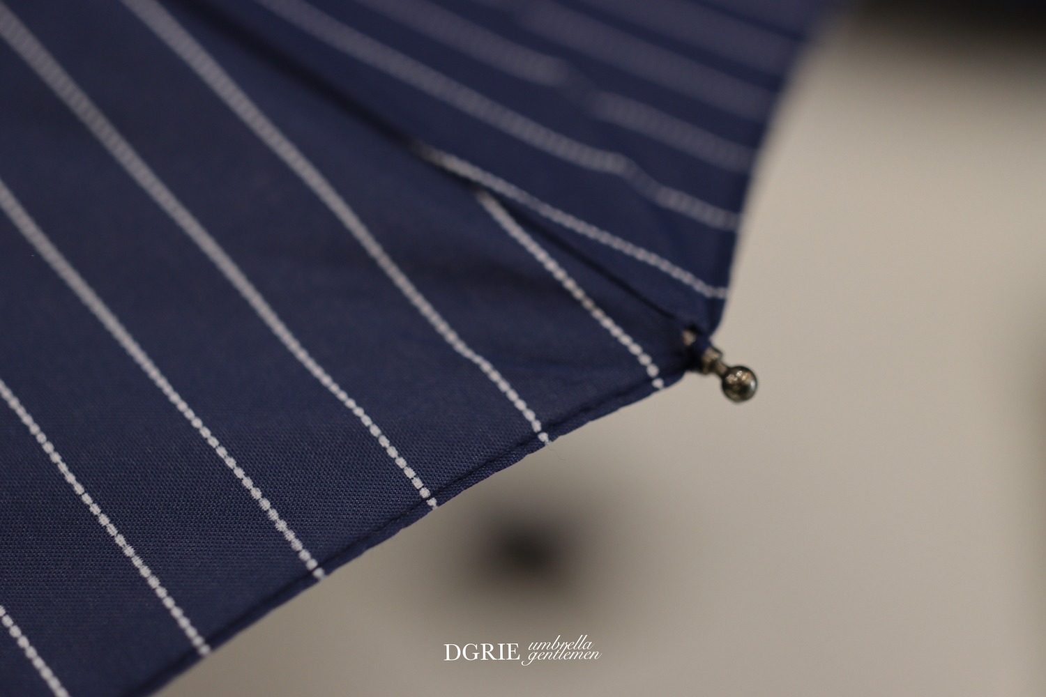 navy blue pinstripe umbrella dgrie 6