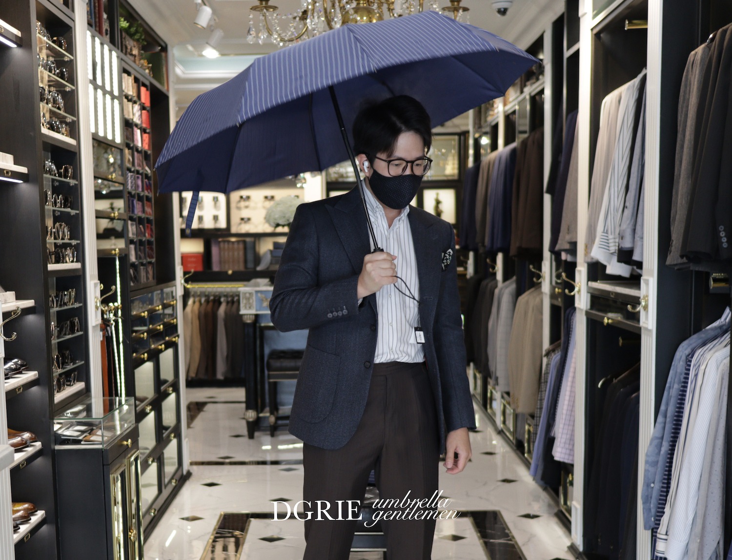 navy blue pinstripe umbrella dgrie 7