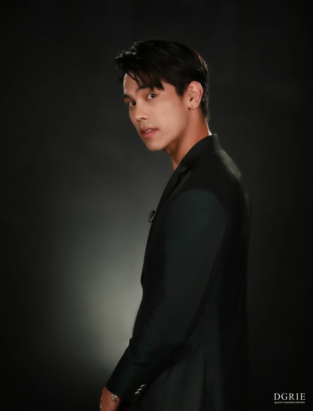 treporapat dgrie dark green formal suit dgrie 2