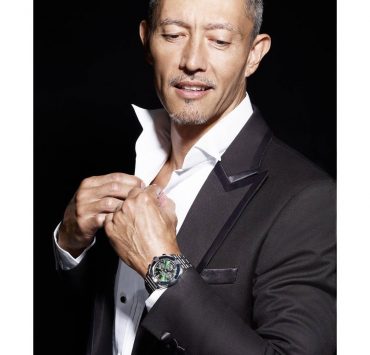 harpers bazaar thailand breitling dgrie