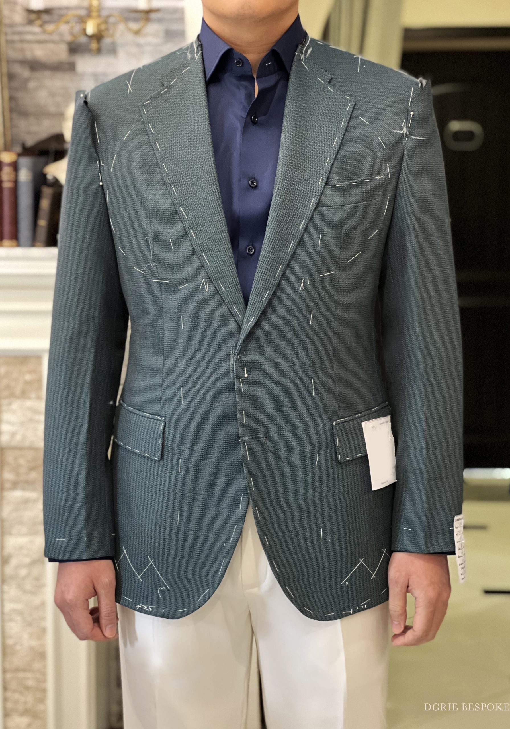 fitting oak green jacket white pants dgrie