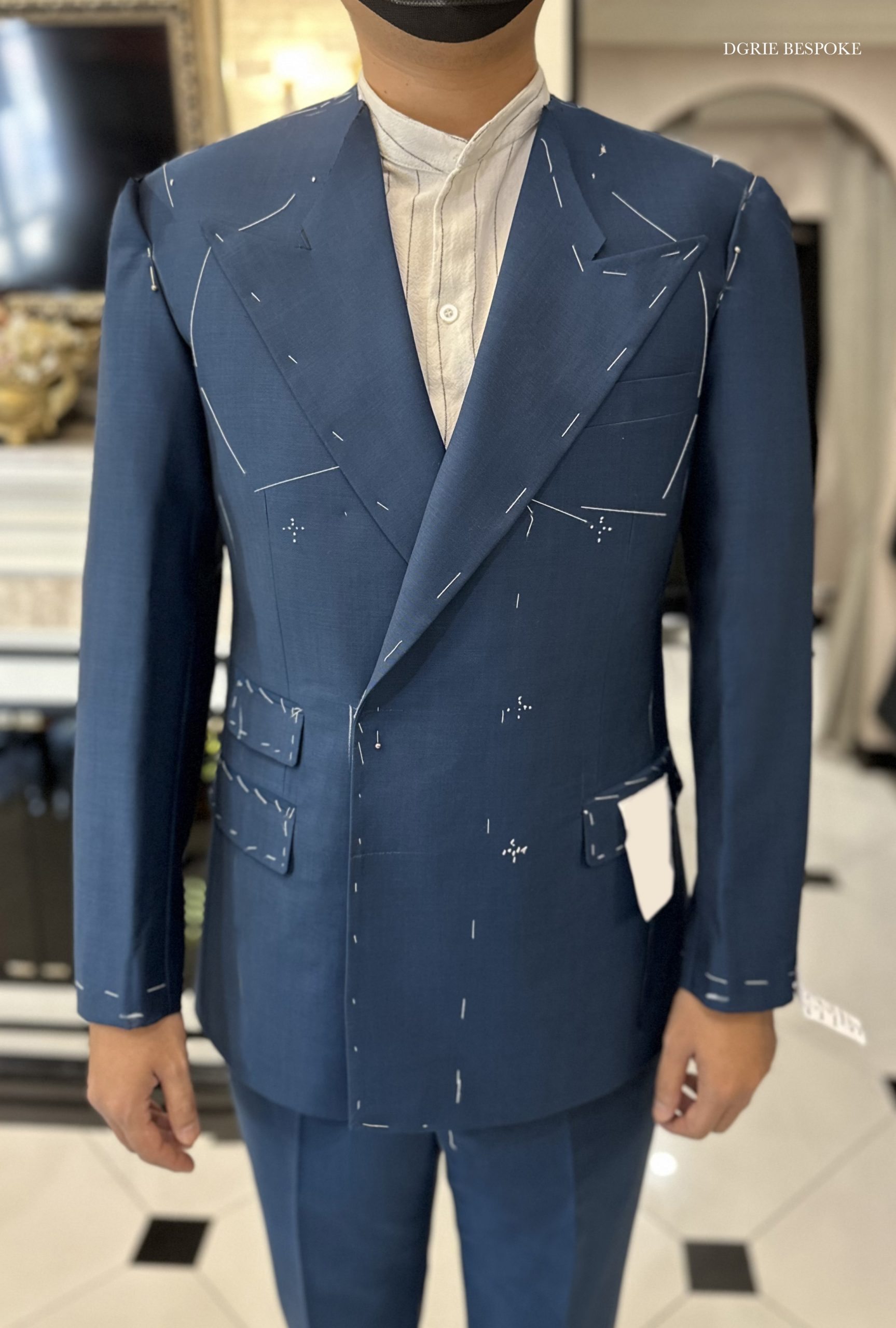 fitting blue double breasted suit dgrie