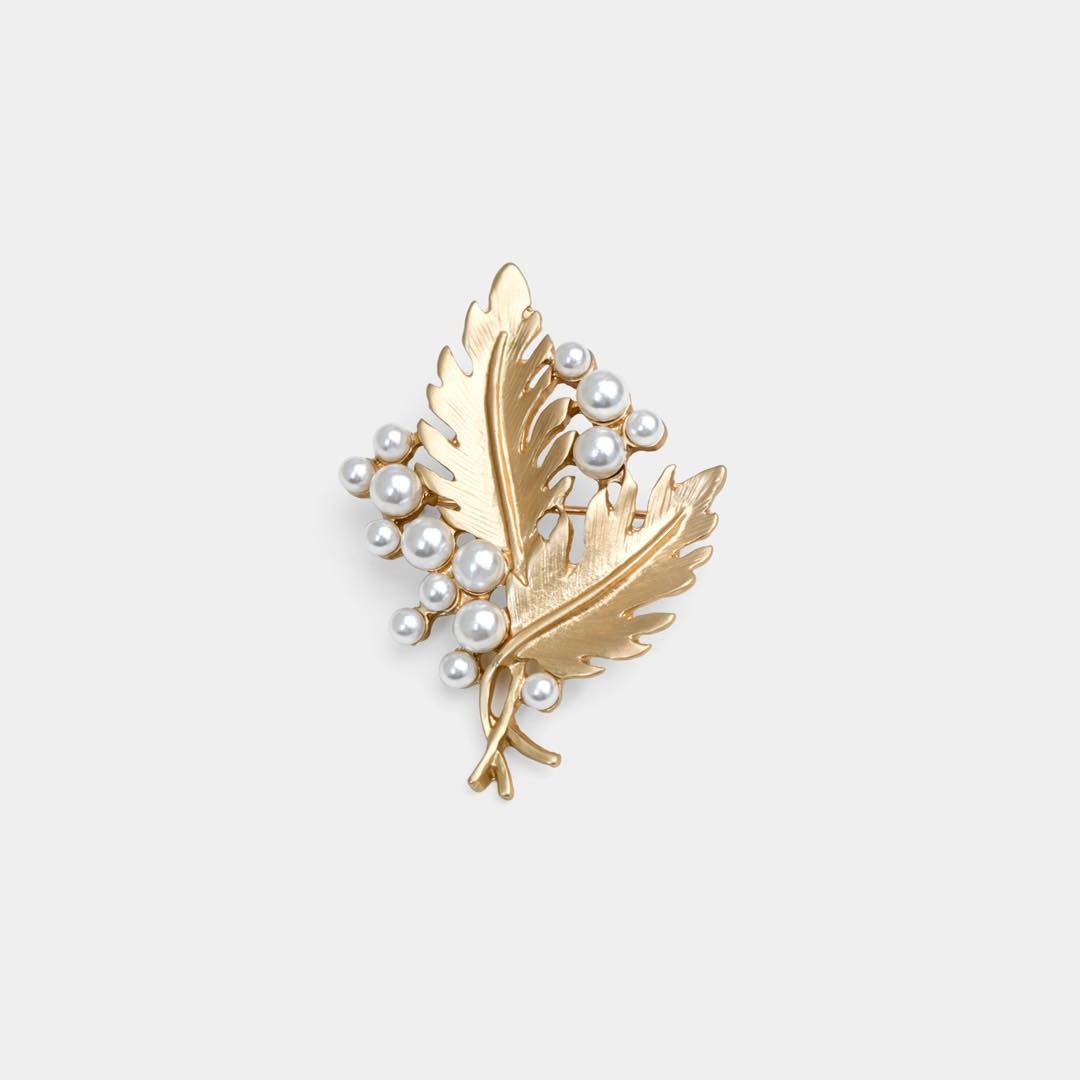 golden of leaf and pearl brooch dgrie