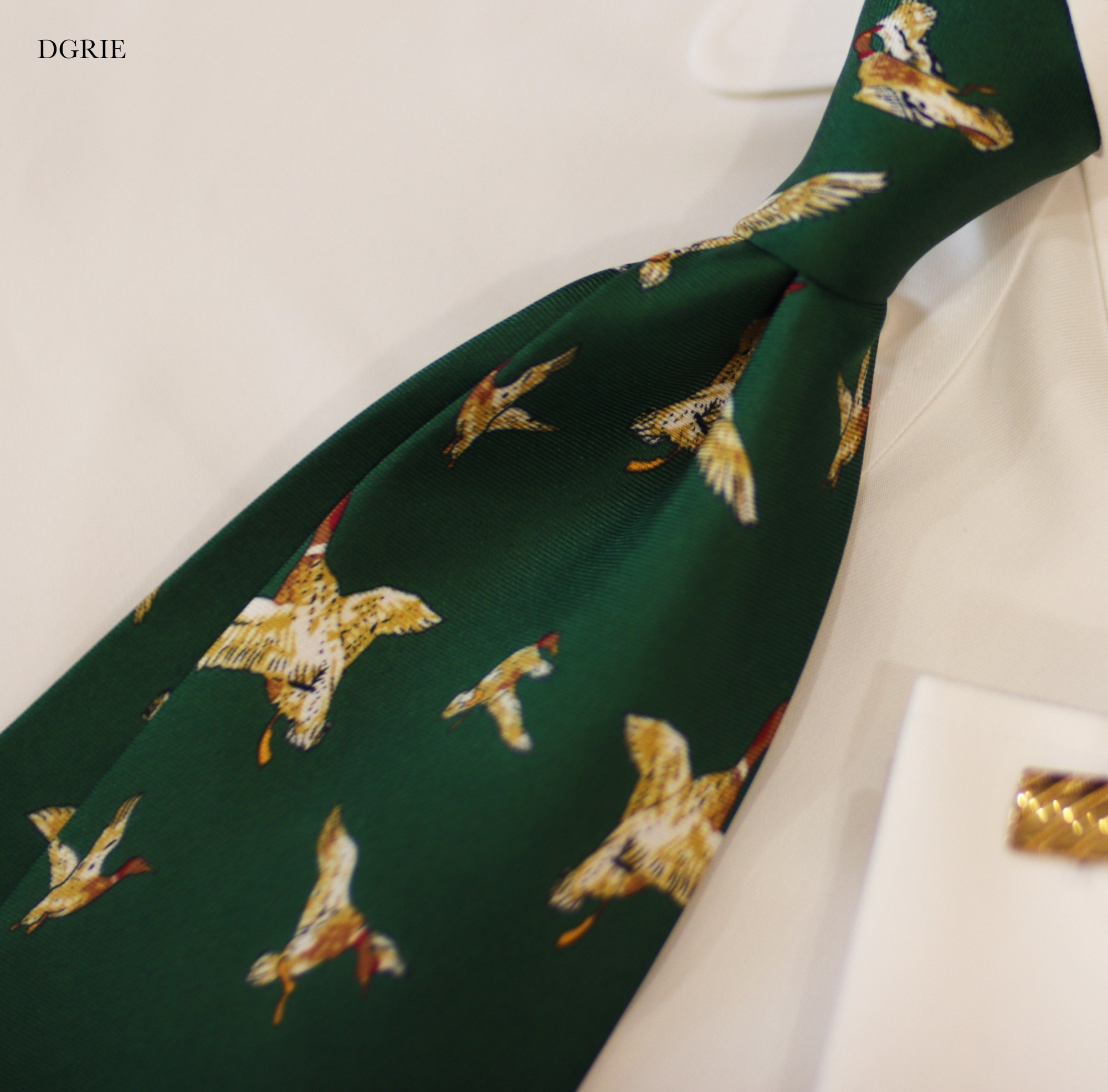 ร้านตัดเชิ้ต DGRIE: White Collar Pin Shirt