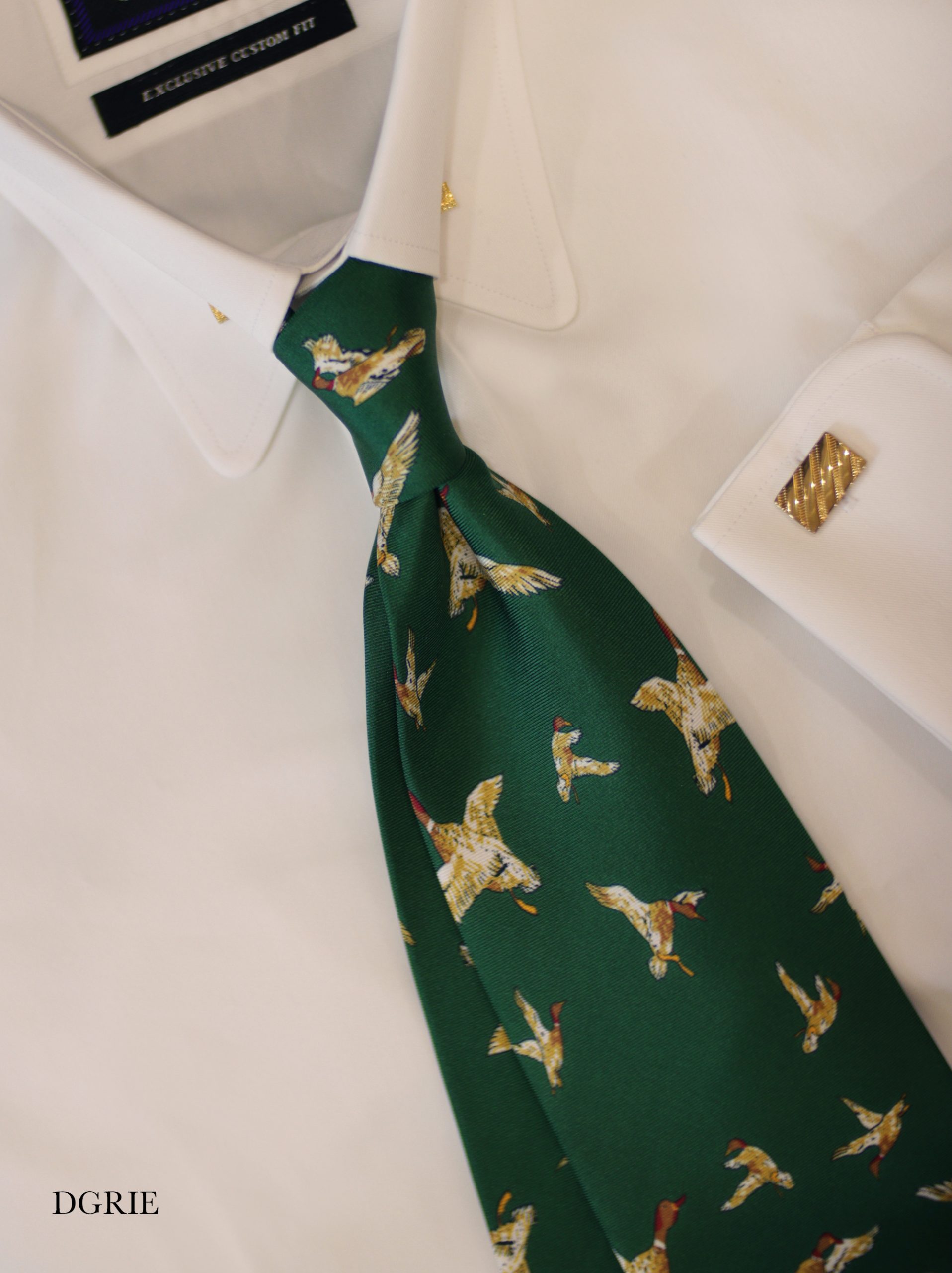 ร้านตัดเชิ้ต DGRIE: White Collar Pin Shirt