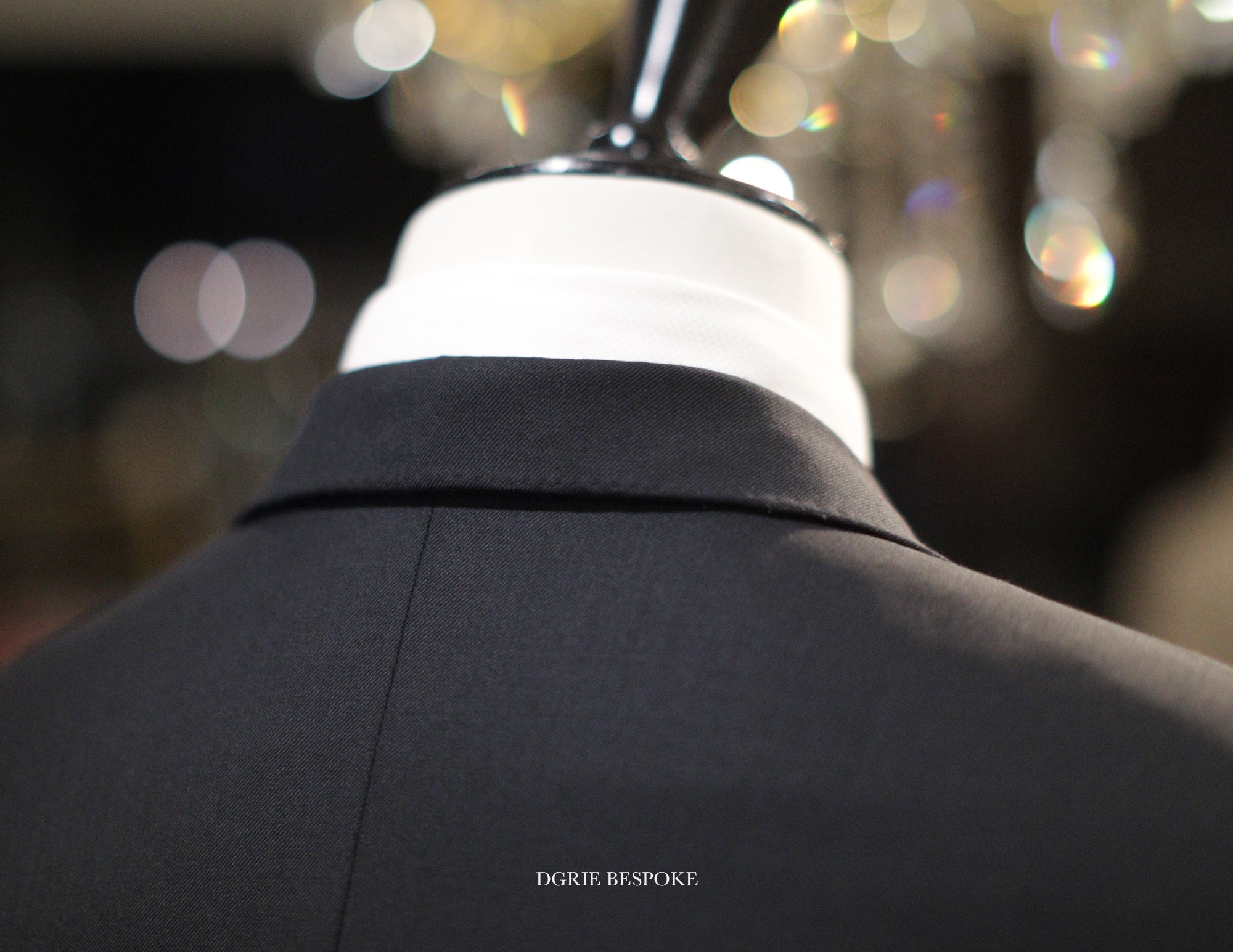 ตัดสูทสีดำสไตล์คลาสสิค DGRIE Classic Black Full Canvas Suits