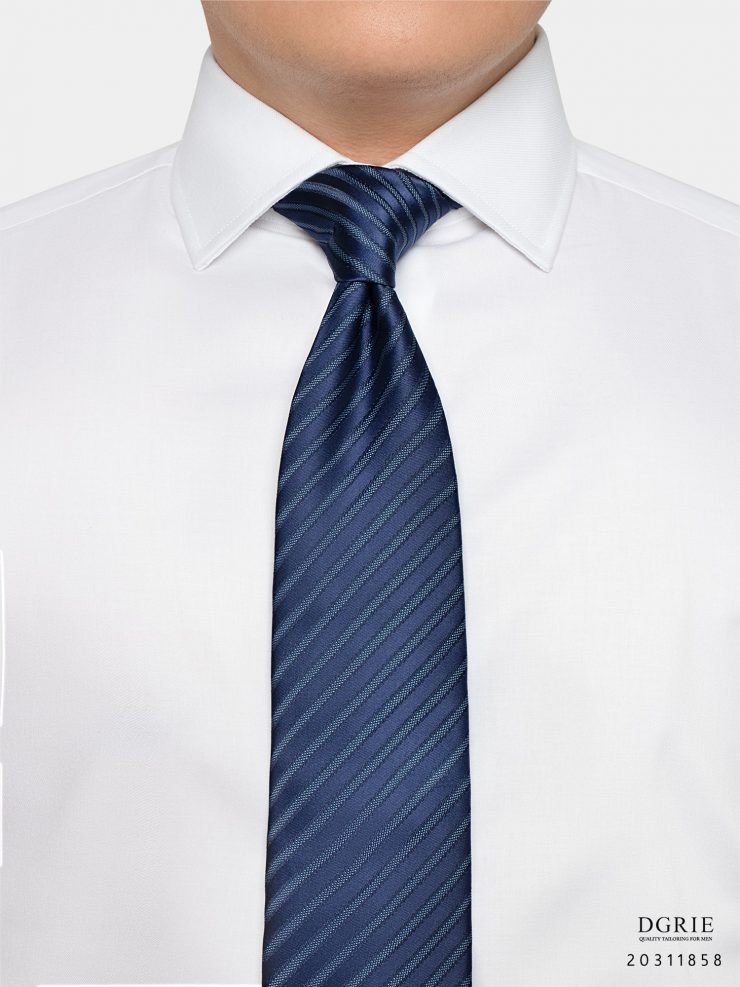 เสื้อเชิ้ตสีขาว ผ้าคอตตอล รุ่นพรีเมี่ยม Exclusive Cotton White Spread Collar Shirt