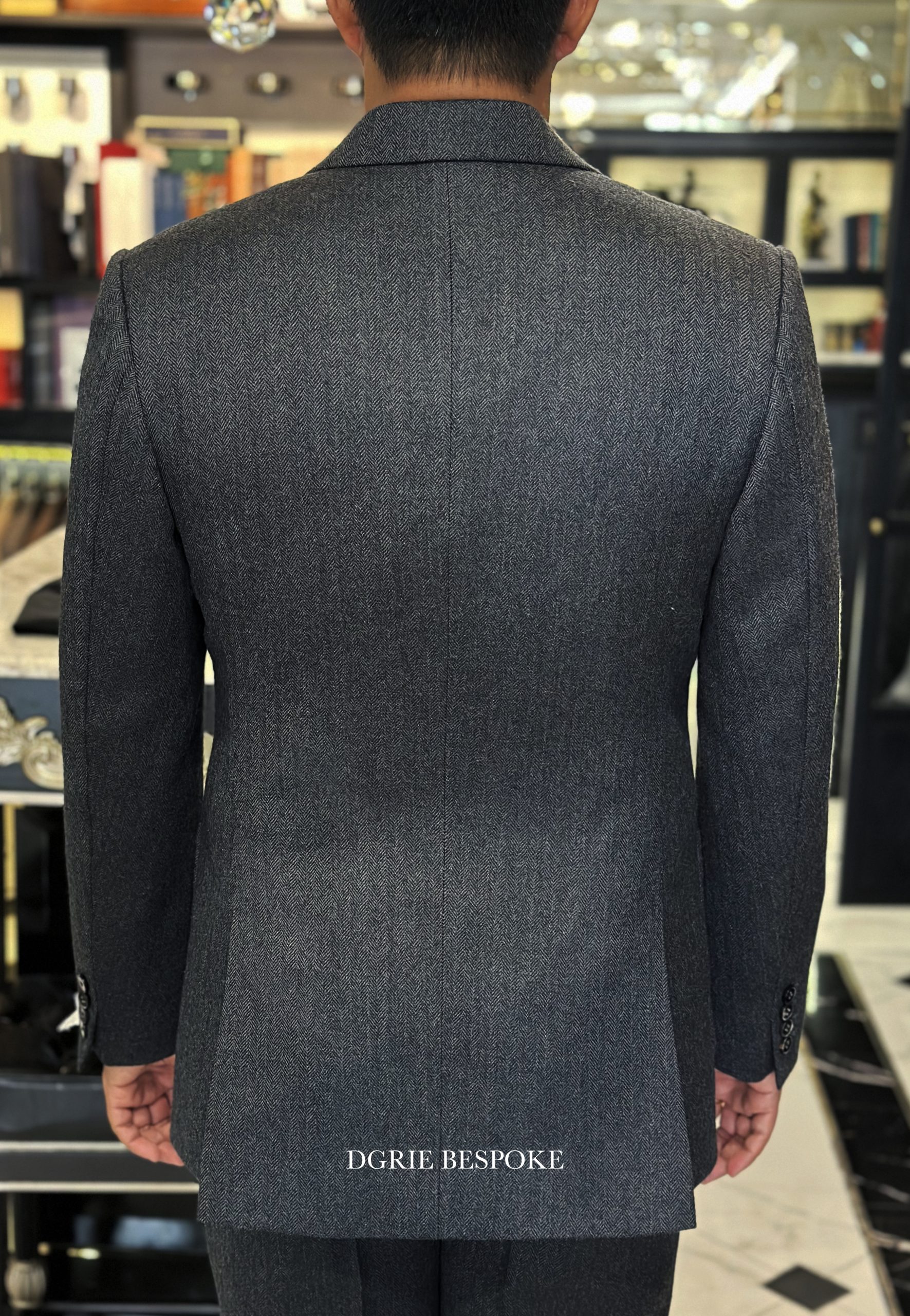 ตัดสูทวินเทจ สีเทา ผ้าอังกฤษ DGRIE Classic HerringBone Suits