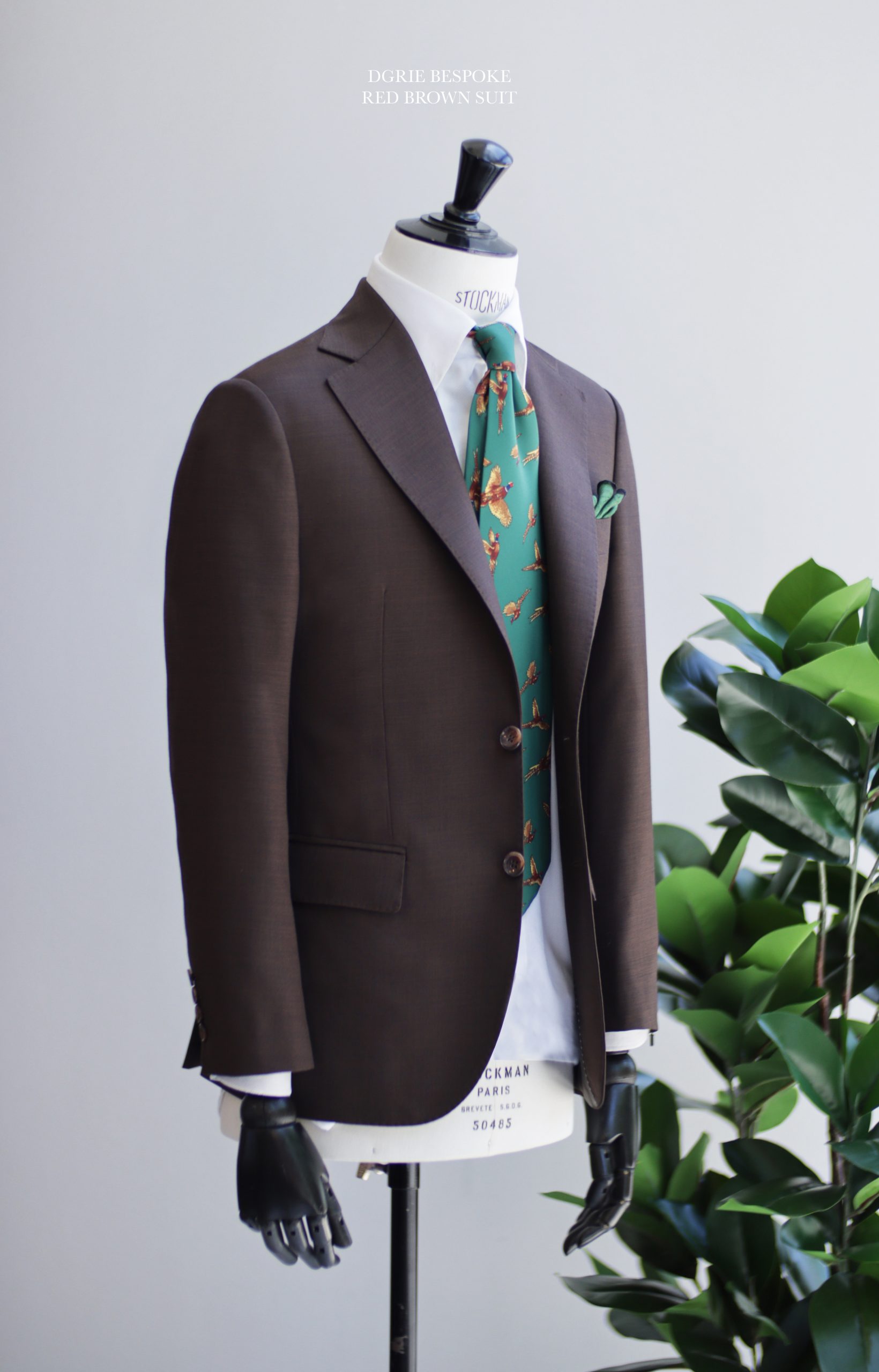 ตัดสูทสีน้ำตาล สไตล์คลาสสิค DGRIE Red Brown Classic Suit