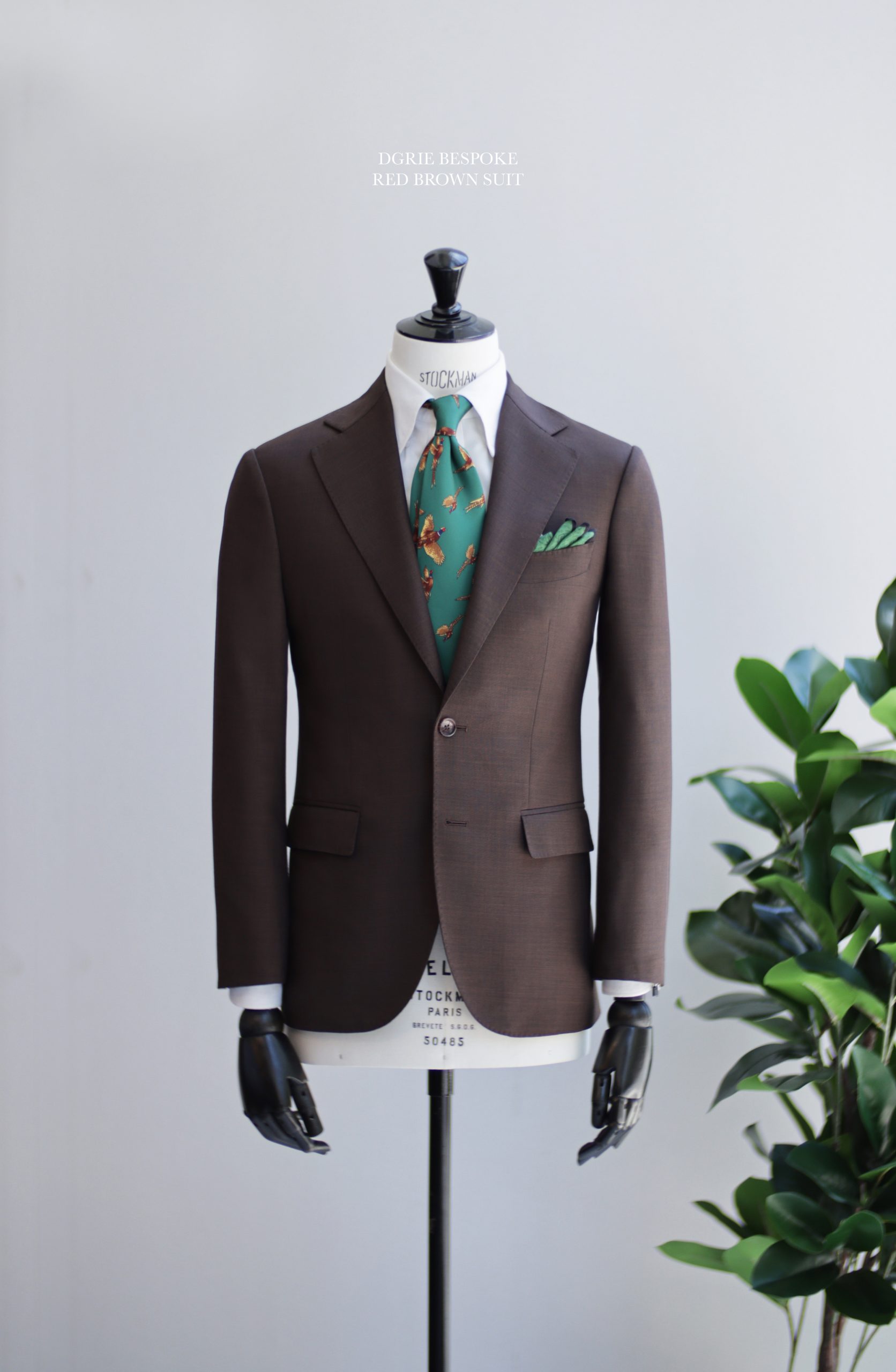 ตัดสูทสีน้ำตาล สไตล์คลาสสิค DGRIE Red Brown Classic Suit