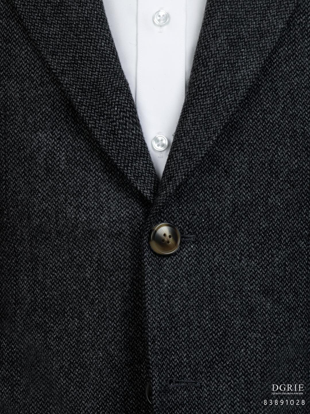 เสื้อสูทวินเทจ ลายก้างปลา Dark Gray Herringbone Flannel - DGRIE