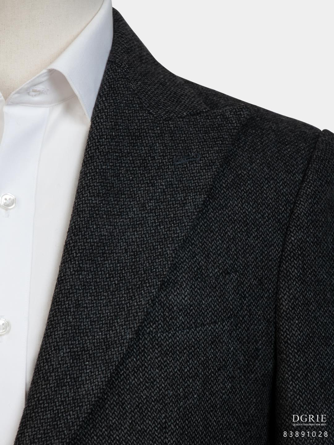 เสื้อสูทวินเทจ ลายก้างปลา Dark Gray Herringbone Flannel - DGRIE