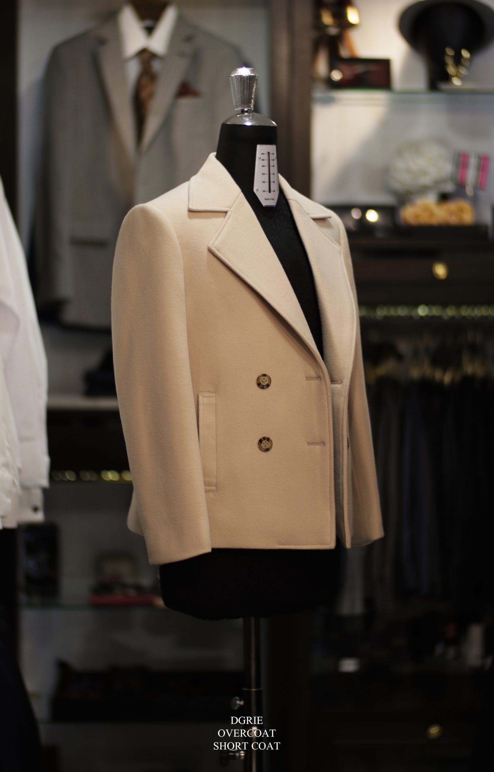 ตัดโค้ท กันหนาวสีครีม DGRIE BEIGE MINIMAL SHORT OVERCOAT