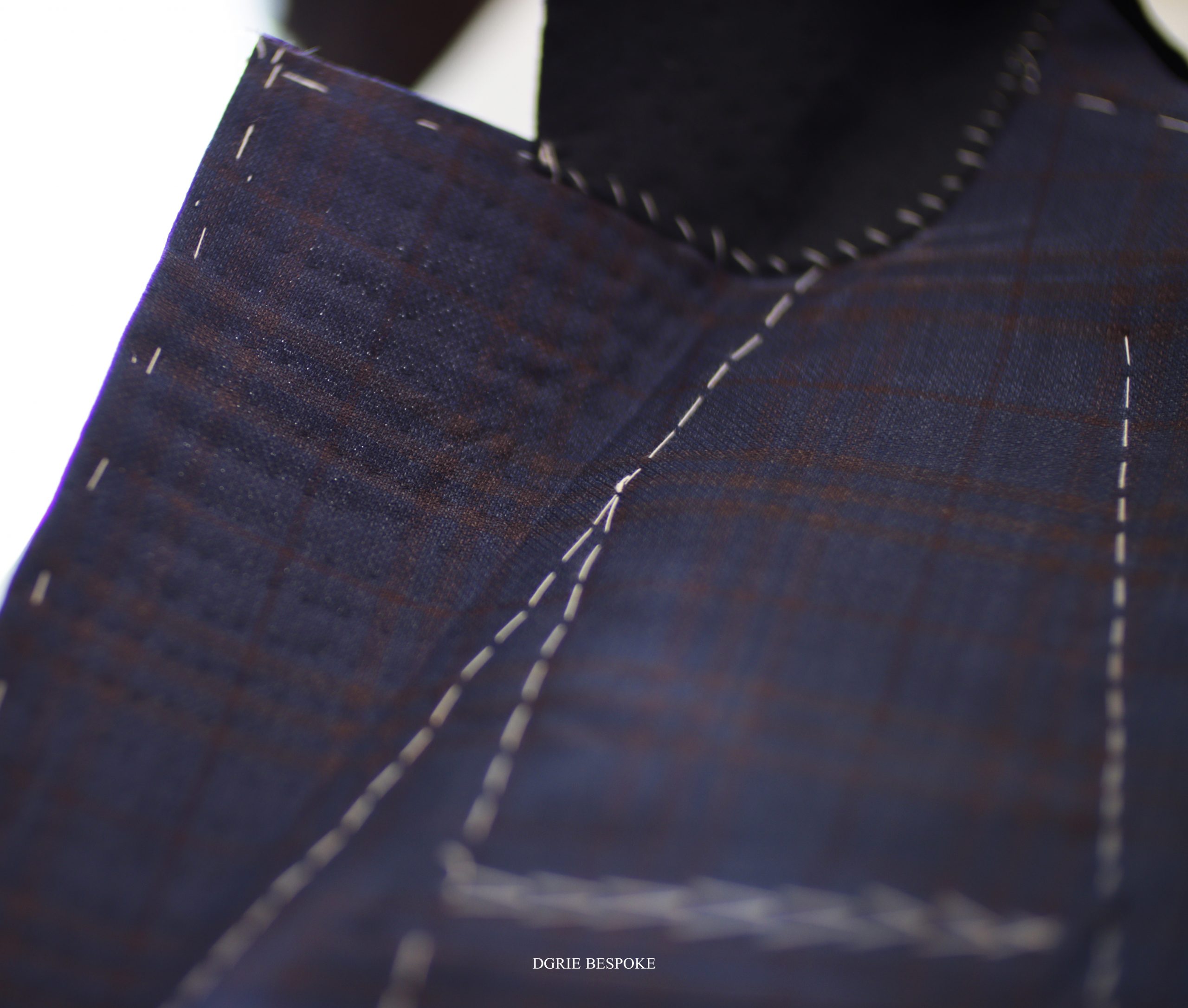 ตัดสูทหางม้า Red Window Full Canvas Suit