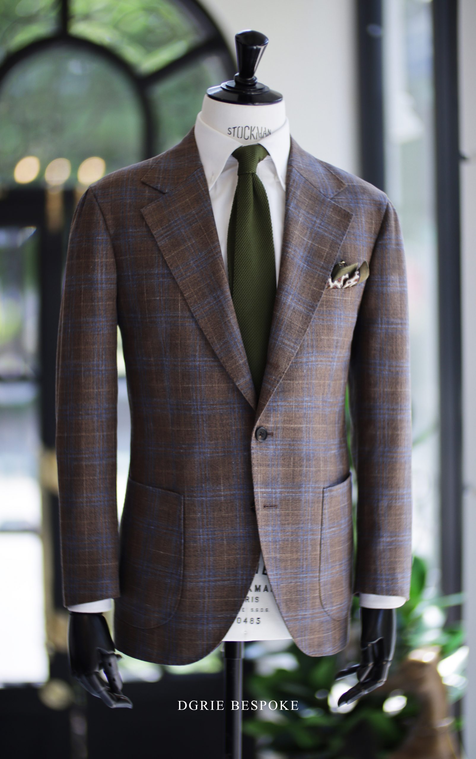 ตัดสูท DGRIE Bespoke Holland & Sherry “Crispaire”