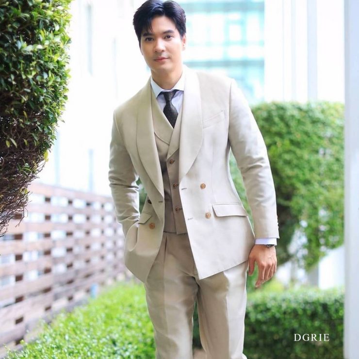 DGRIE Spotlight เสื้อสูท Mike Pattarade Beige Wool 3 Piece Suits