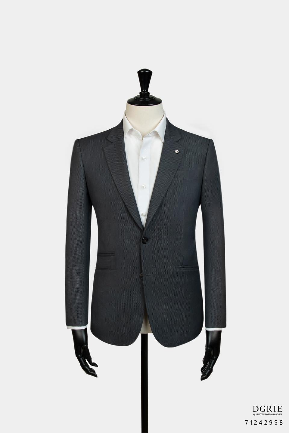 เสื้อสูทสีเทา Classic Fish Eye Wool Dark Gray Notch Jacket - DGRIE