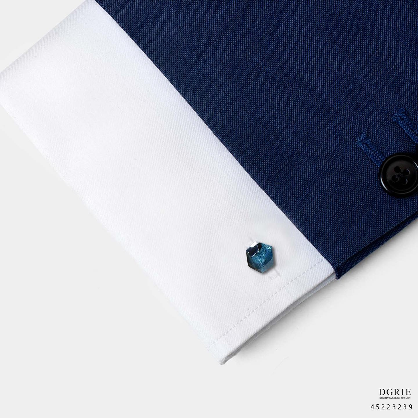 คัฟลิงค์ Charismatic of Aquamarine by Hexagon Cufflinks - DGRIE