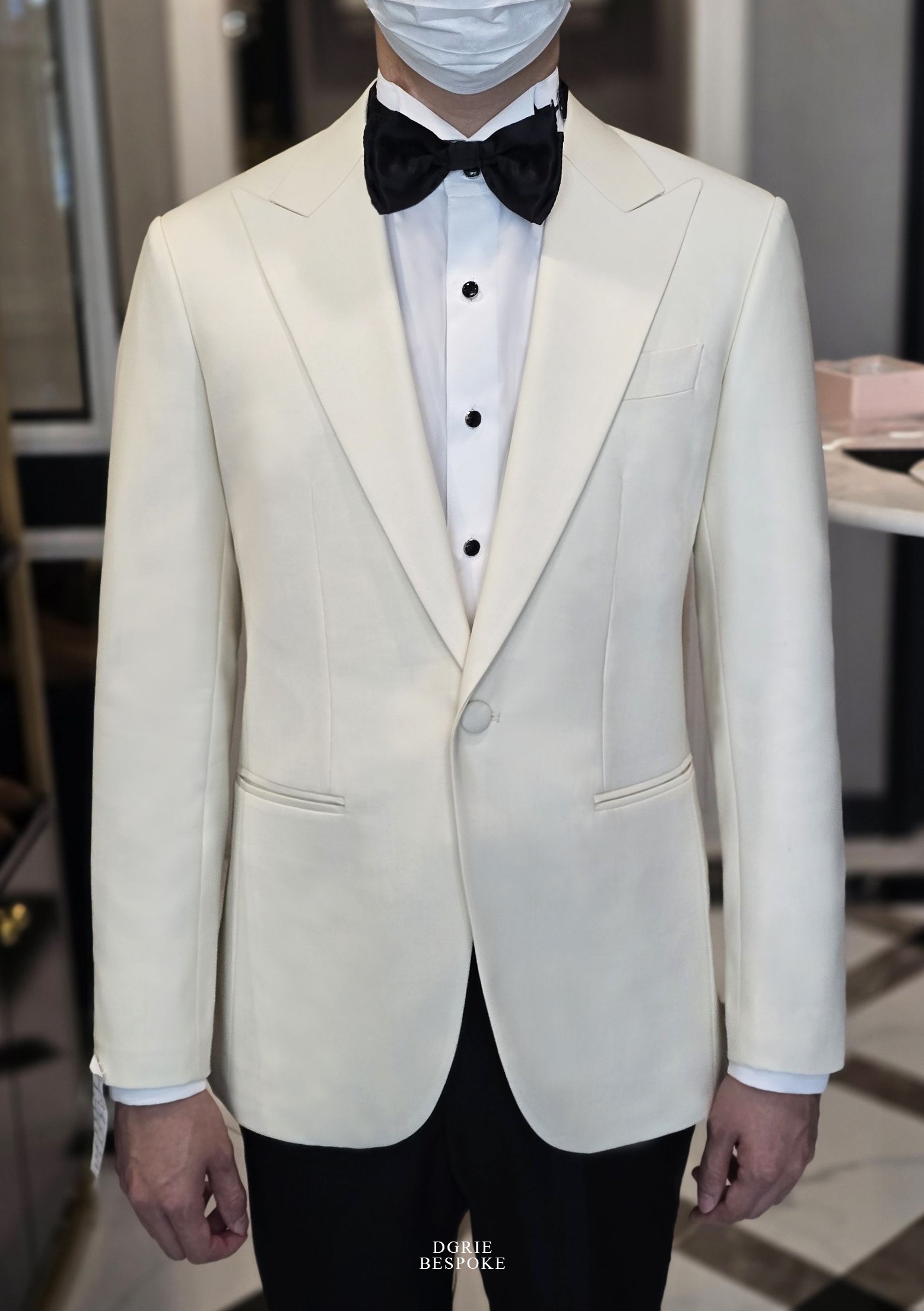 ตัดสูททักซิโด้ สีขาว DGRIE Ivory White Tuxedo Suits