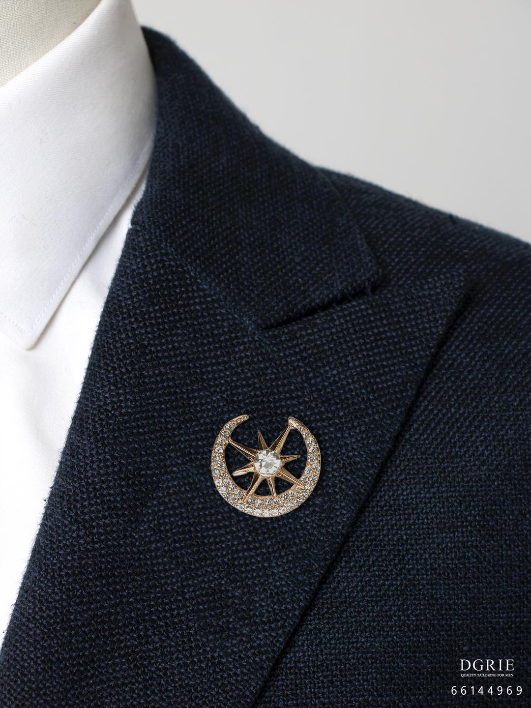 เข็มกลัด Victorian Diamond Crescent Moon Gold Brooch - DGRIE