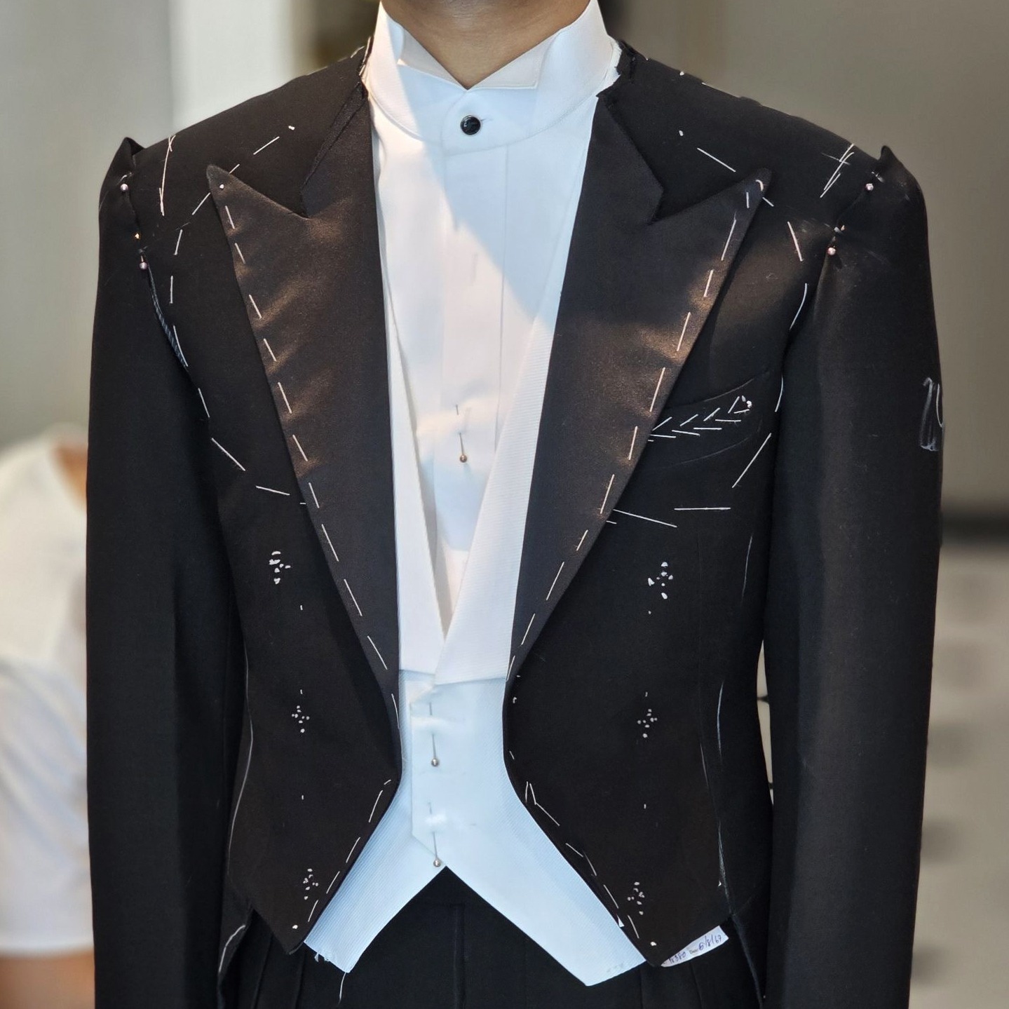 เสื้อสูทหางยาว DGRIE Tailcoat