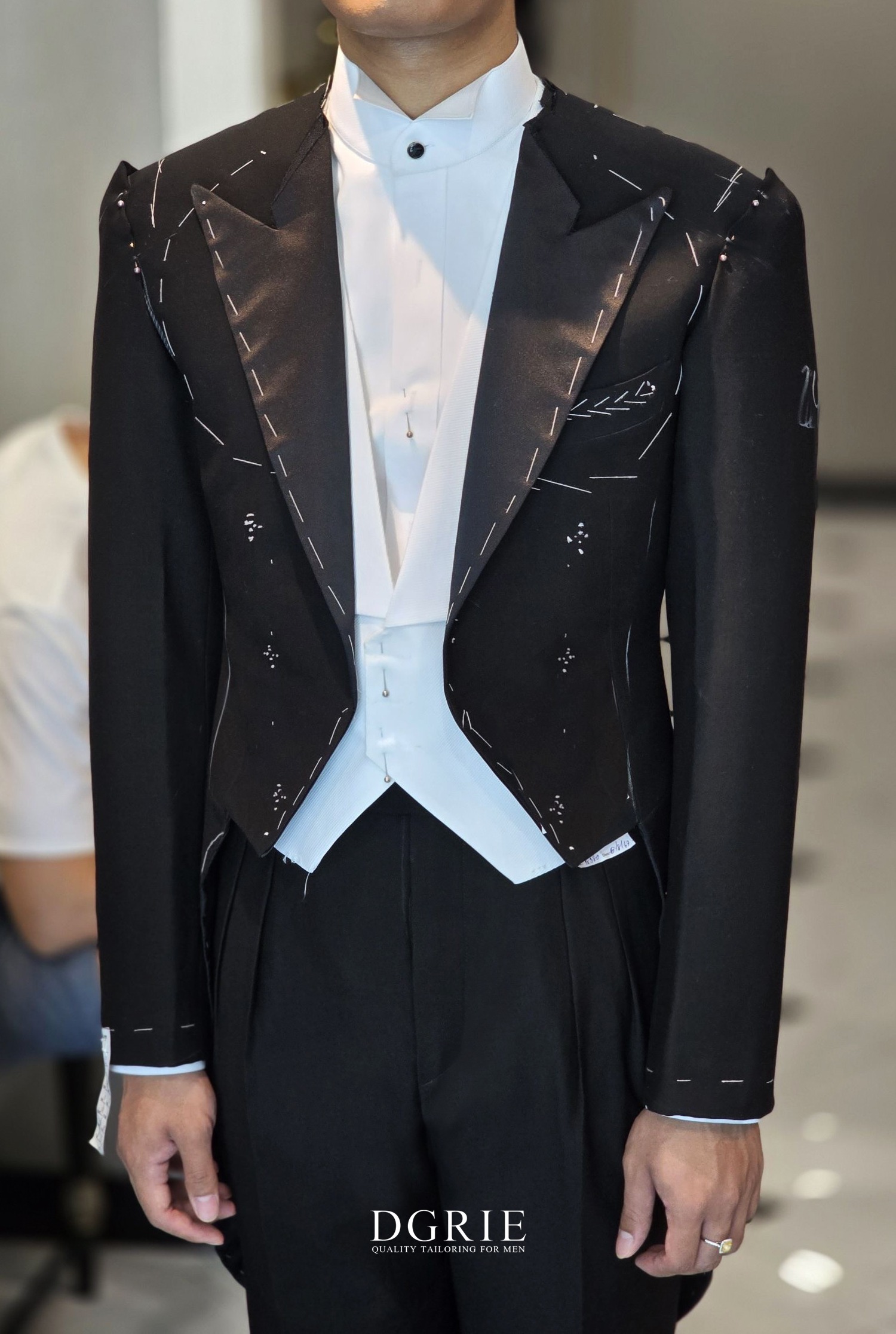 long-tail-tuxedo เสื้อสูทหางยาว DGRIE Tailcoat