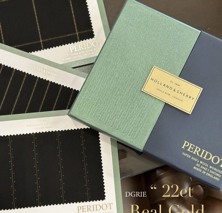 Holland & Sherry คอลเลกชัน Peridot เนื้อผ้าผสมทองคำ 22ct