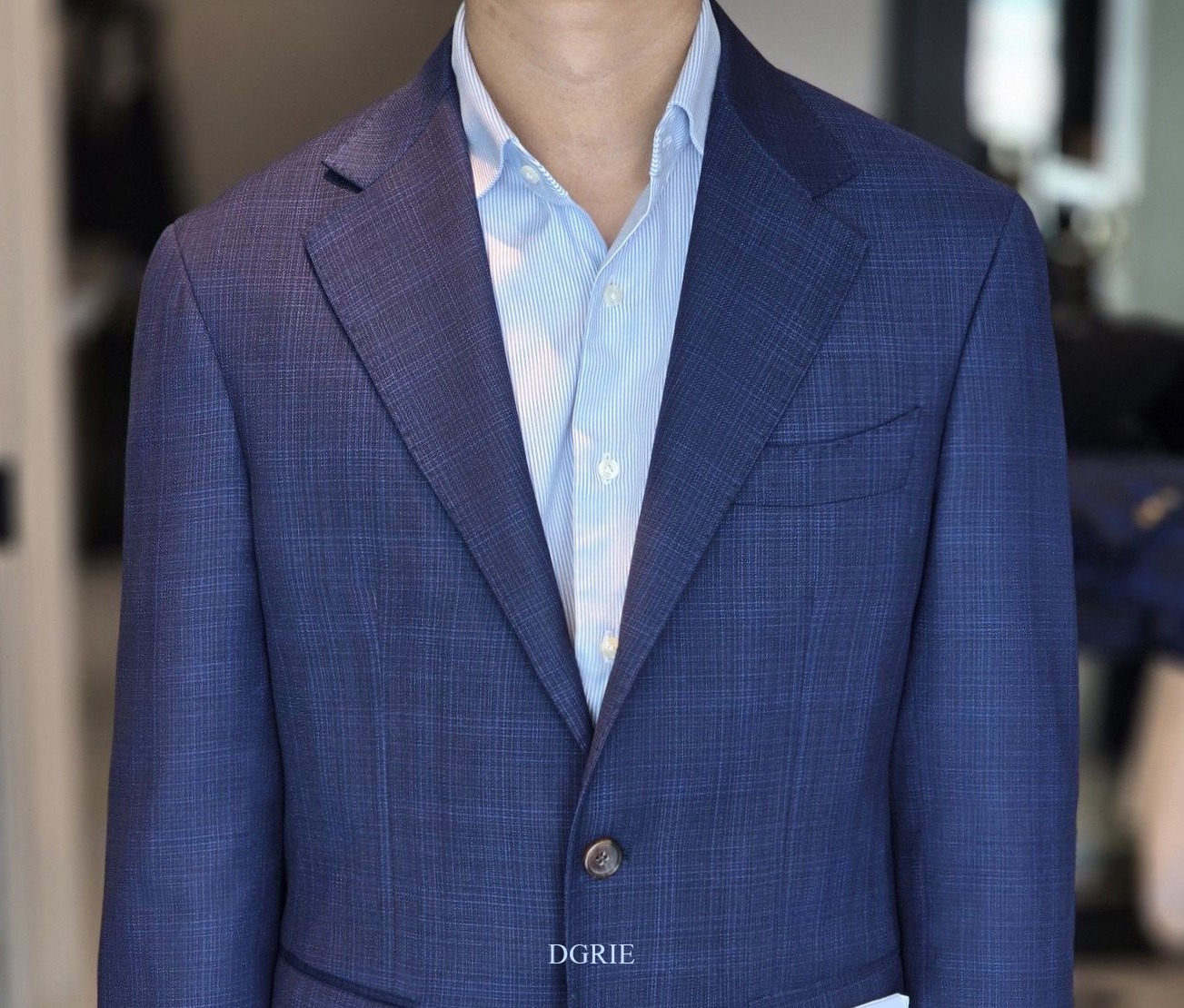 ร้านตัดสูท Low-Gorge Lapel CLASSIC WOOL SUIT