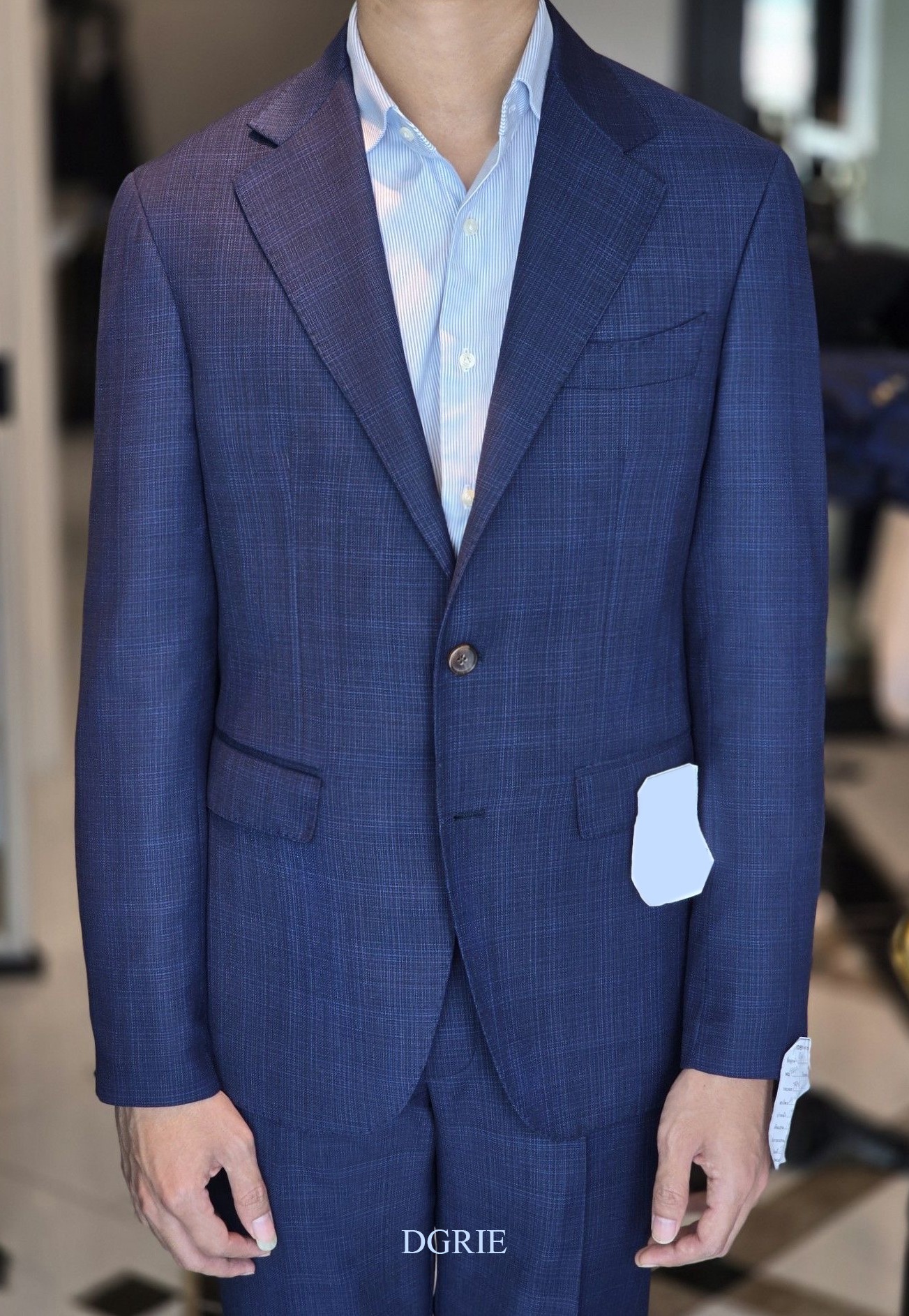ร้านตัดสูท Low-Gorge Lapel CLASSIC WOOL SUIT