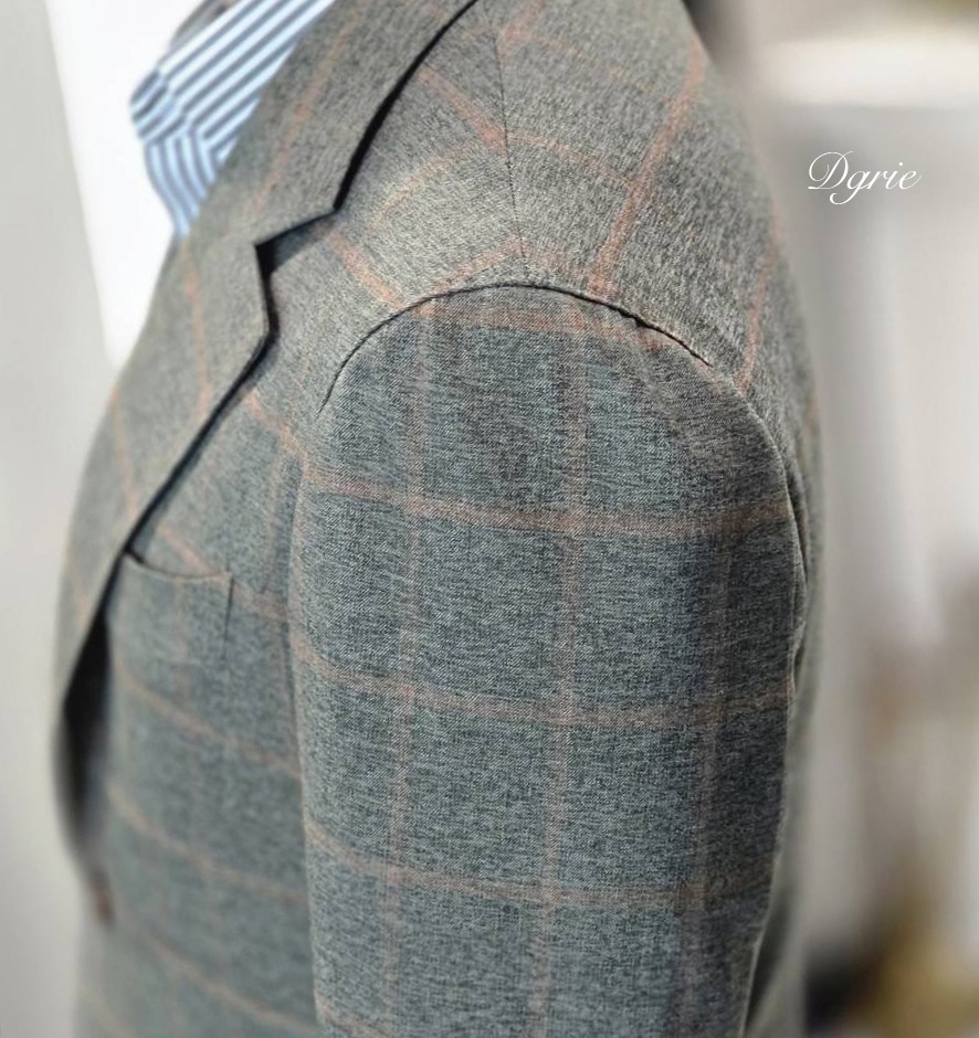 ตัดสูทสีเขียว ลายตาราง DGRIE WINDOW GREEN JACKET SUITS