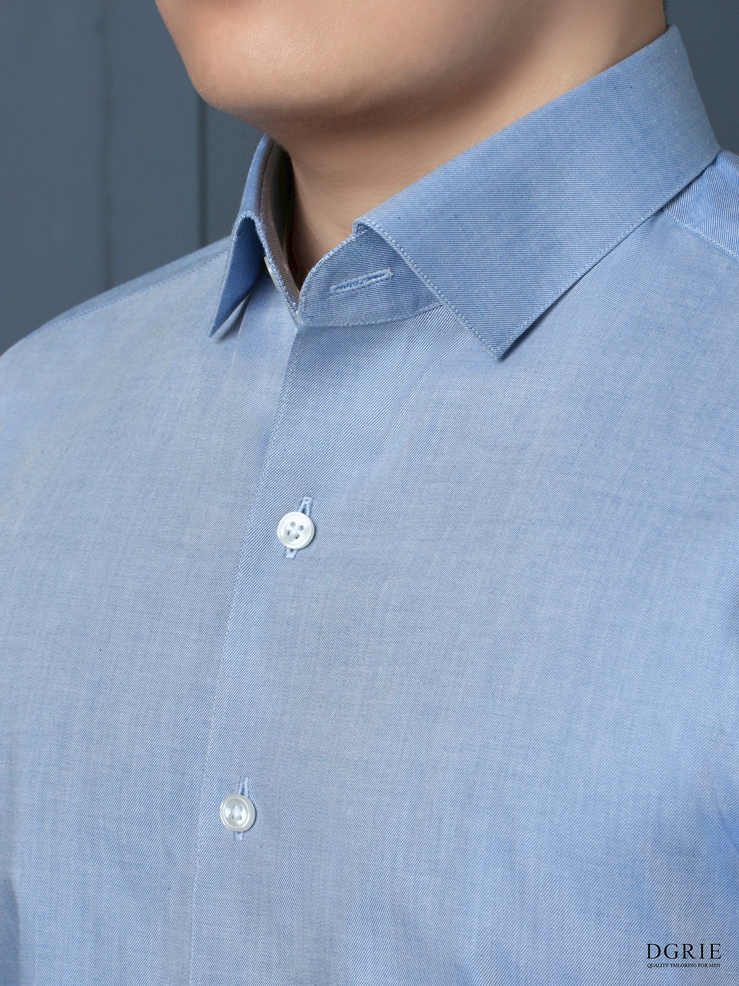 เสื้อเชิ้ตสีฟ้า Cotton Spread Collar 7cm Iridescent Blue Shirt