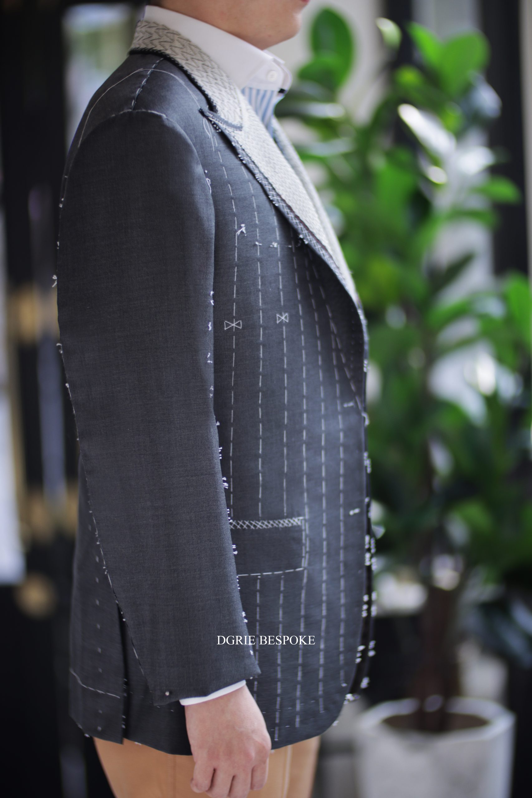 Fitting Dark Navy Full Canvas ปกแหลม Peak Lapel