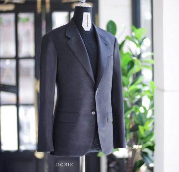 ตัดสูทหางม้าสีเทาเข้ม DGRIE DARK GREY FULL CANVAS SUITS