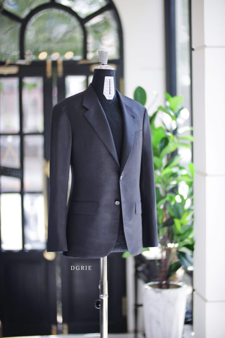 ตัดสูทหางม้าสีเทาเข้ม DGRIE DARK GREY FULL CANVAS SUITS