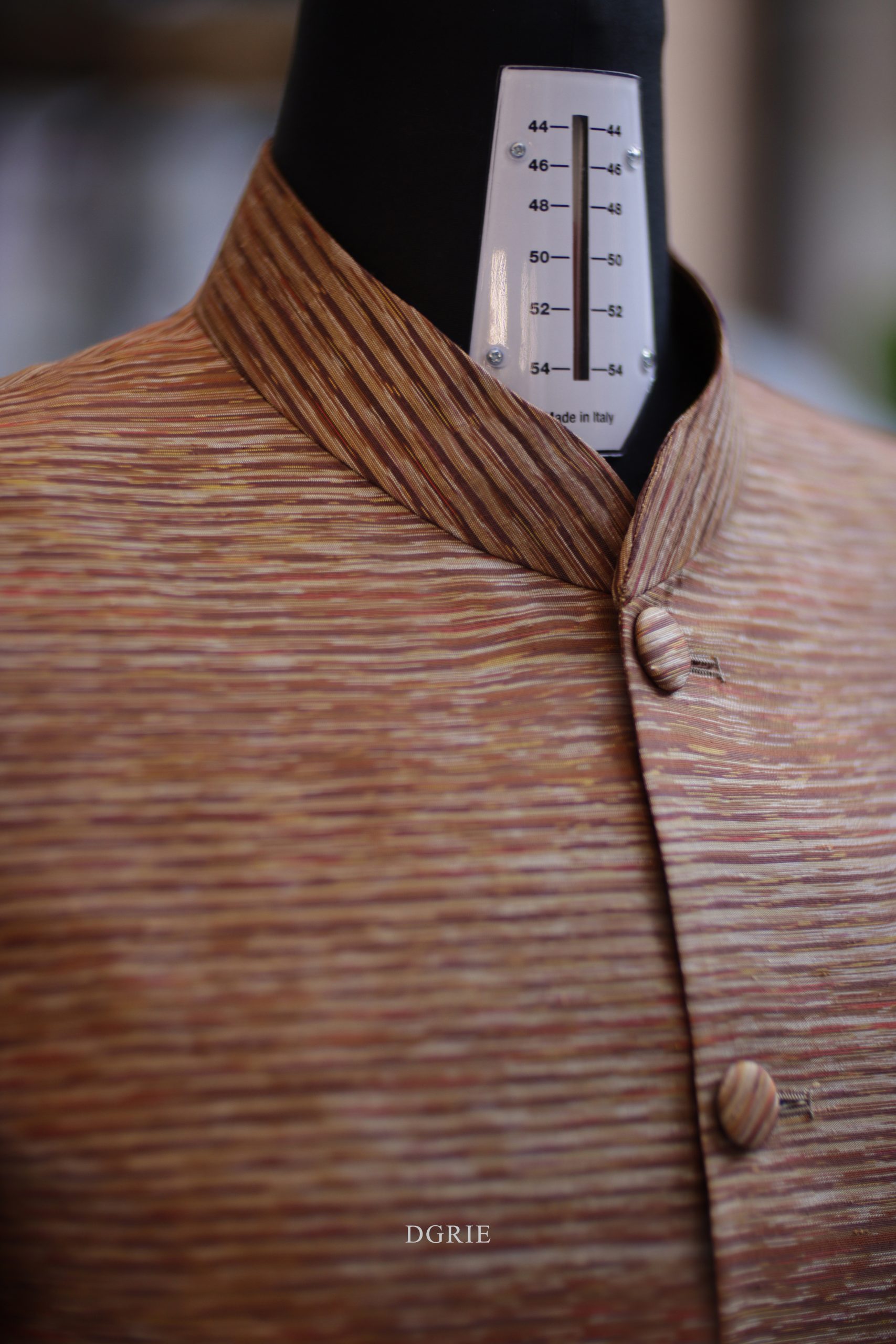 DGRIE - เสื้อสูทผ้าไหม Custom Mandarin Silk Jacket