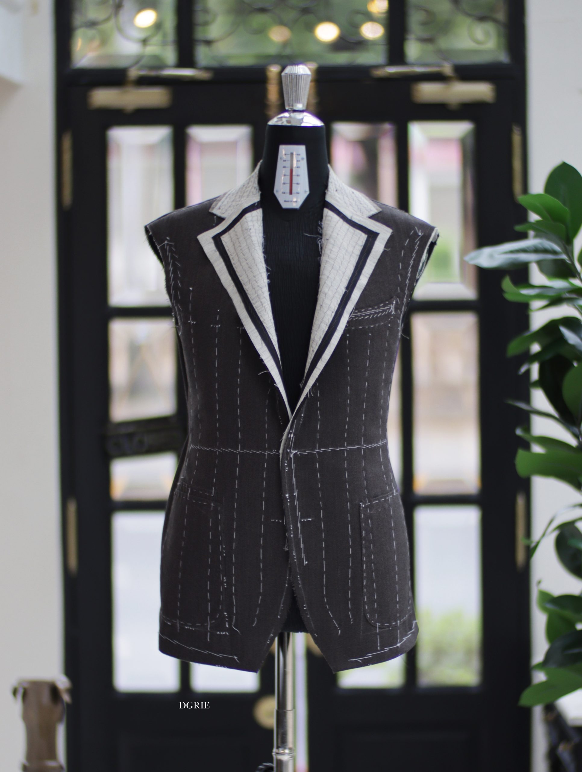 DGRIE ตัดสูทหางม้า 1st Fitting ลาย Brown Herring Bone Suits