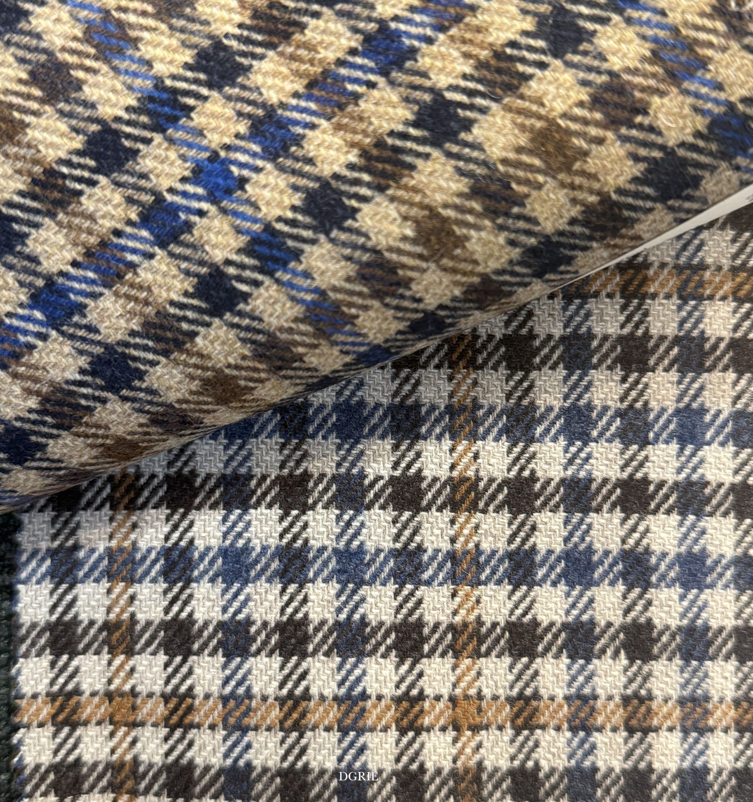 ตัดสูทผ้าอิตาลี DGRIE - Fratelli Tallia di Delfino