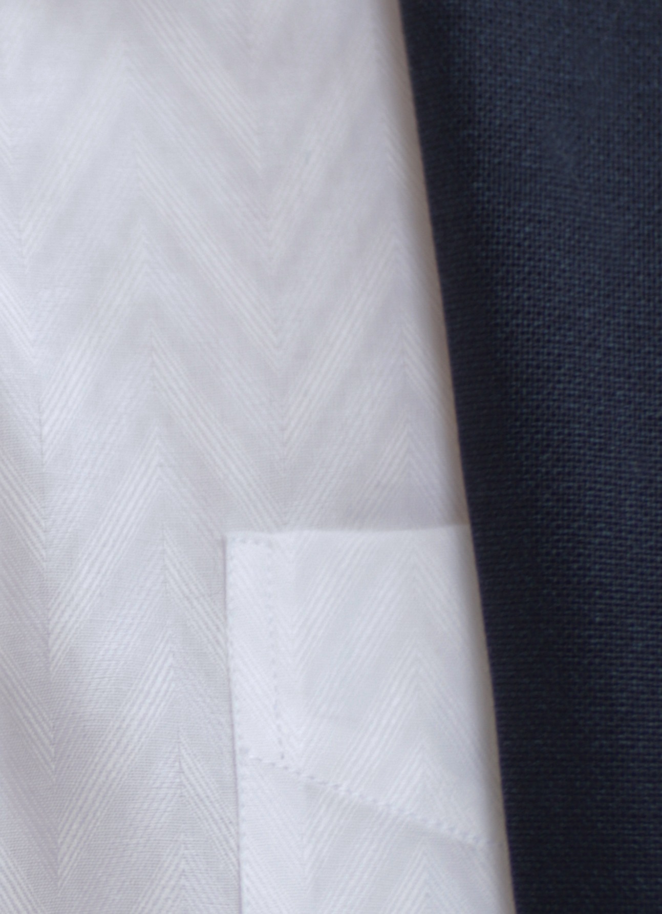 ตัดเชิ้ต DGRIE Medium & Heavy Herring Bone White Shirts