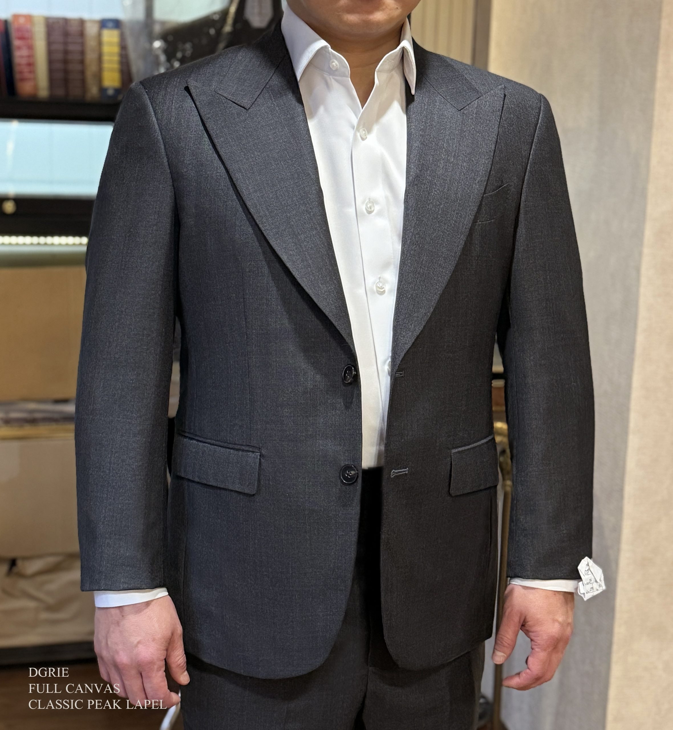 DGRIE ตัดสูทหางม้า Bespoke Full Canvas Peak lapel Grey Suits