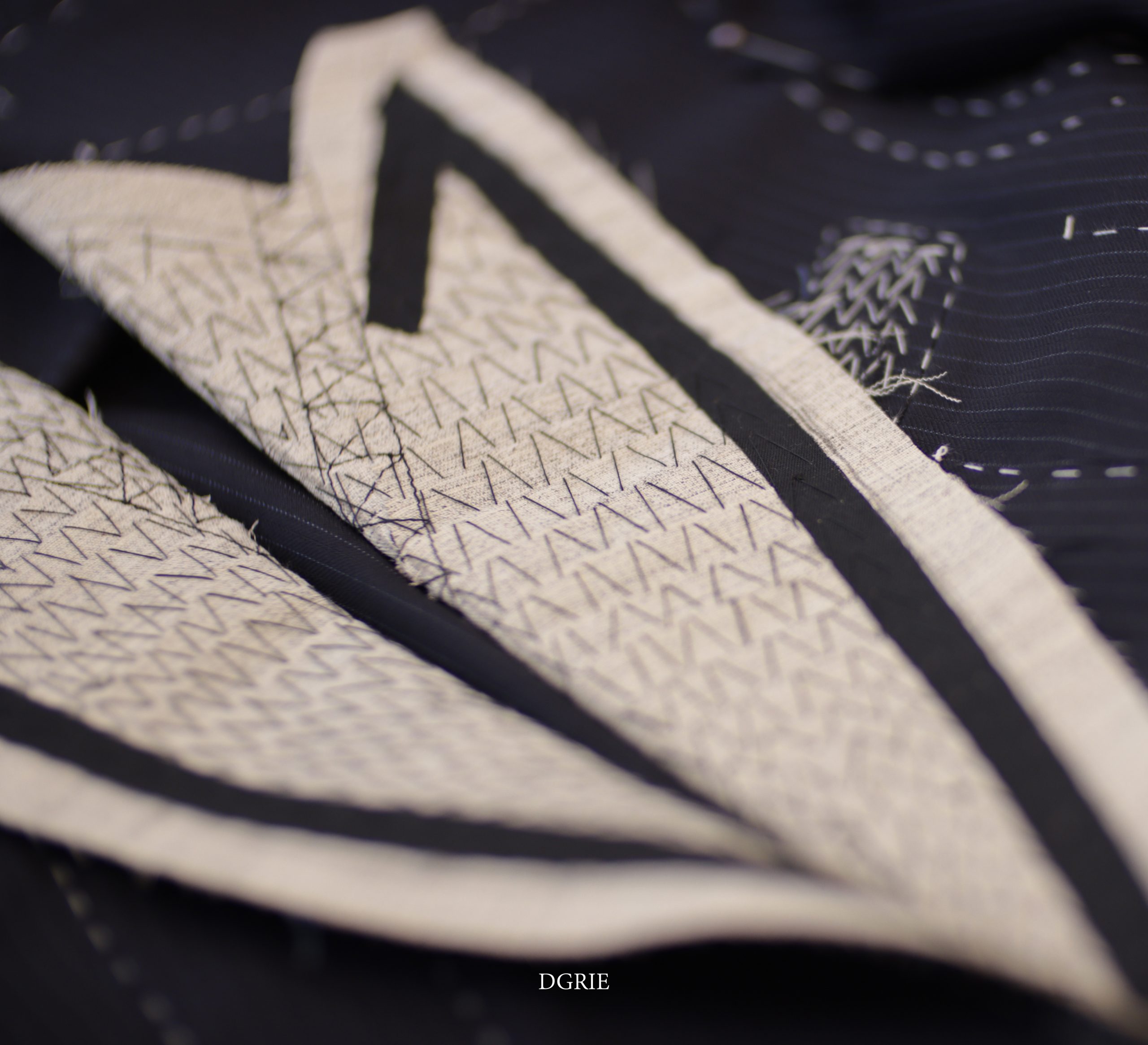 DGRIE - Fitting Classic Peak Lapel Full Canvas Suit