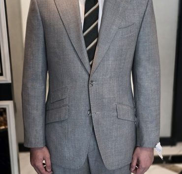 DGRIE Custom Sharkskin Wool Peak Lapel Suits ตัดสูทสีเทาปกแหลม