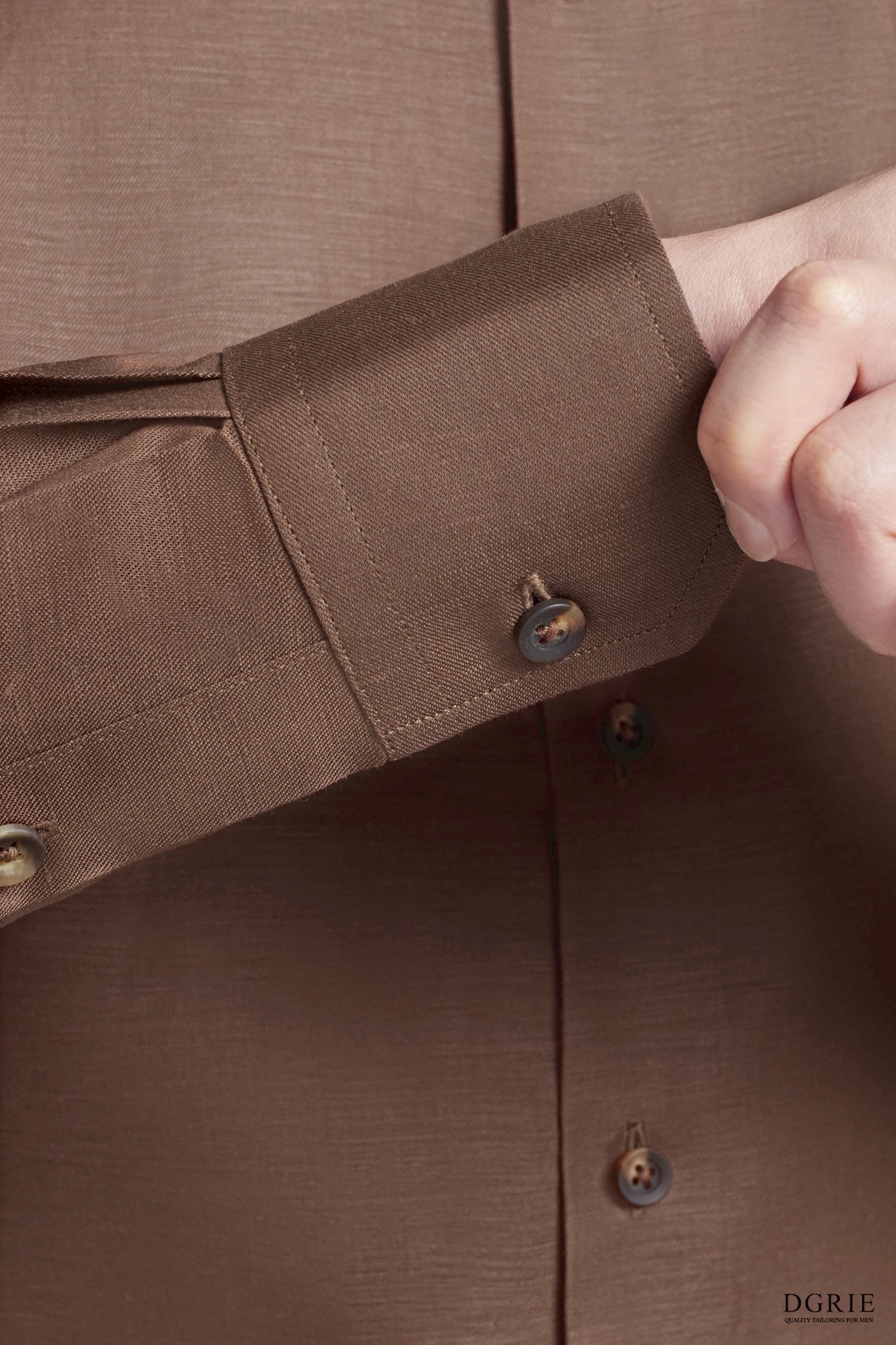Brown Tencel linen Tortoise Shell Buttons Cutaway Collar Shirt