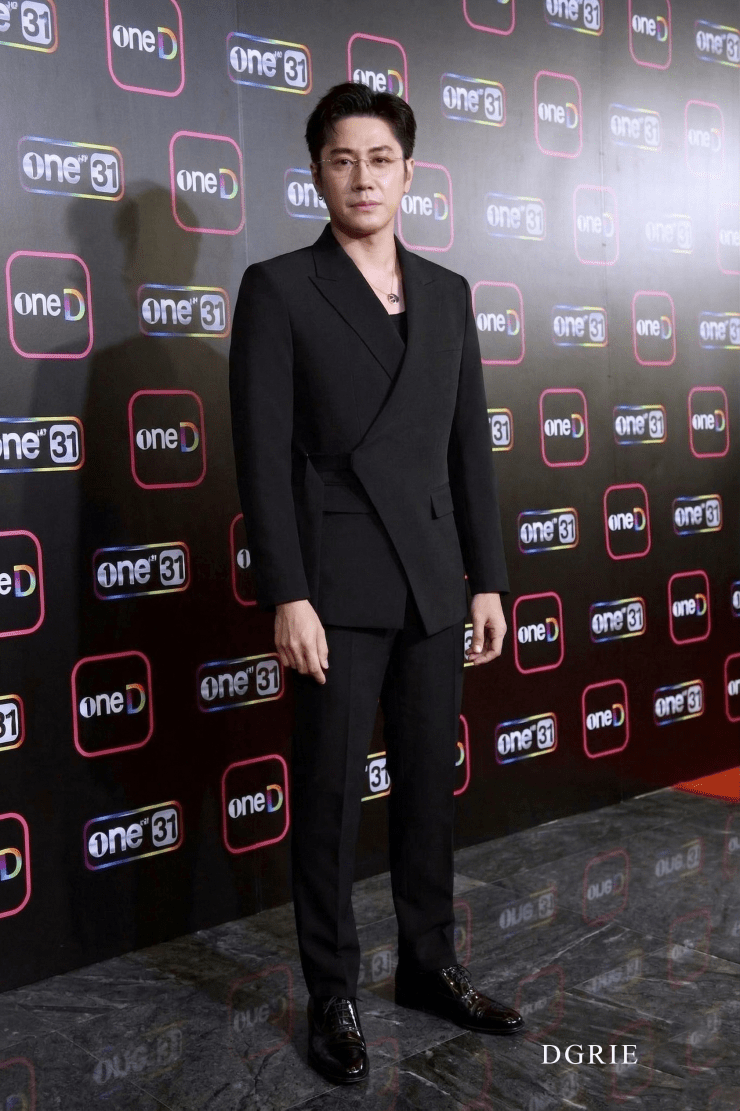 DGRIE Spotlight : แจม รชตะ Jam Rachata Premium Black Kimono-Wrap Tailored Suit