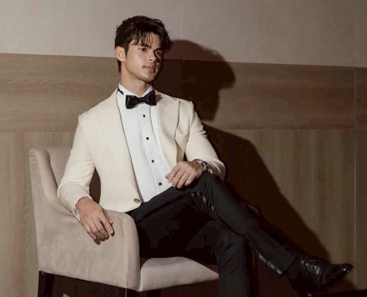 DGRIE Spotlight : Kim Goodburn Loro Piana Ivory Wool Dinner Suit