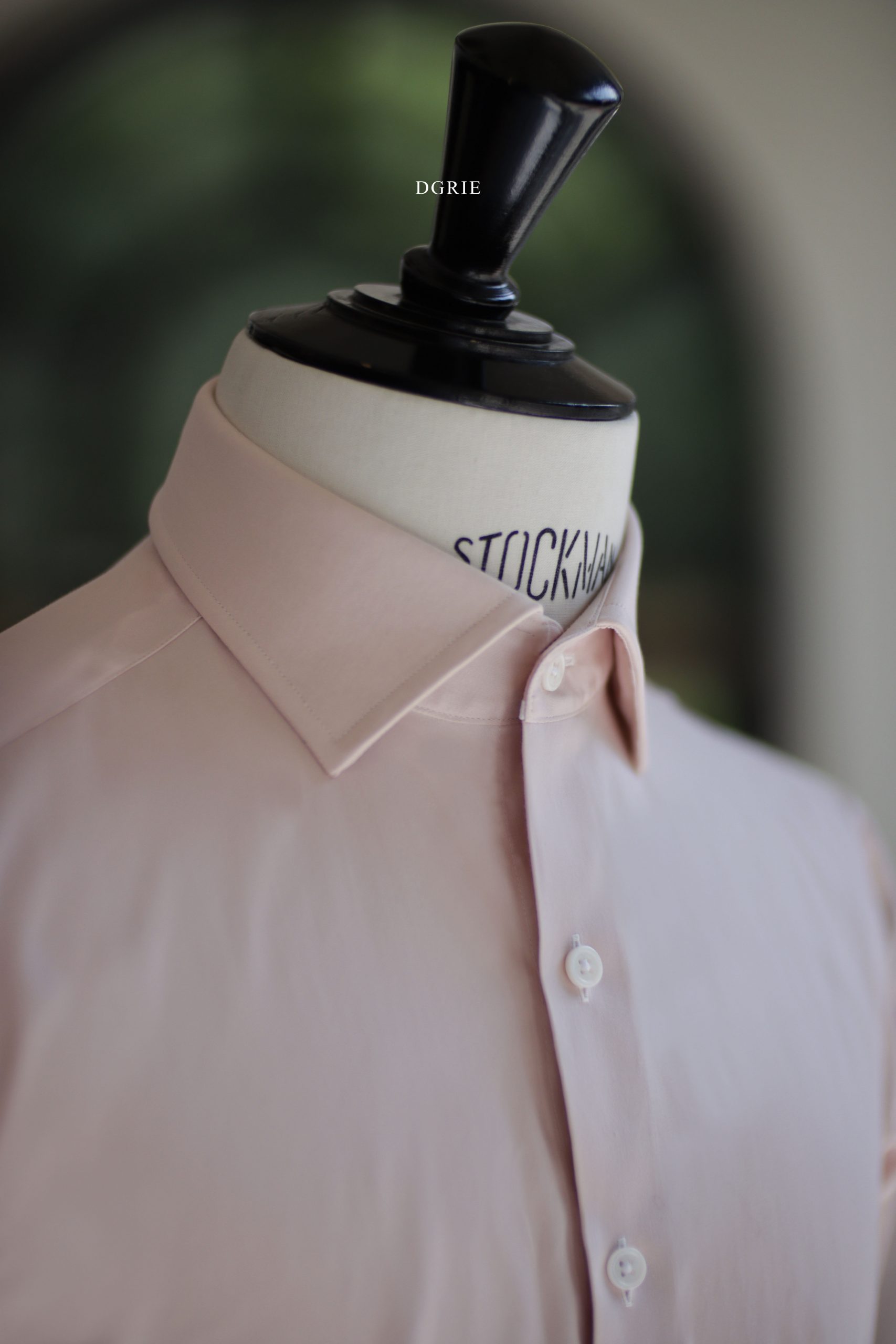 เสื้อเชิ้ตสีชมพูอ่อน DGRIE Pale Pink Edge Spread Collar Shirts