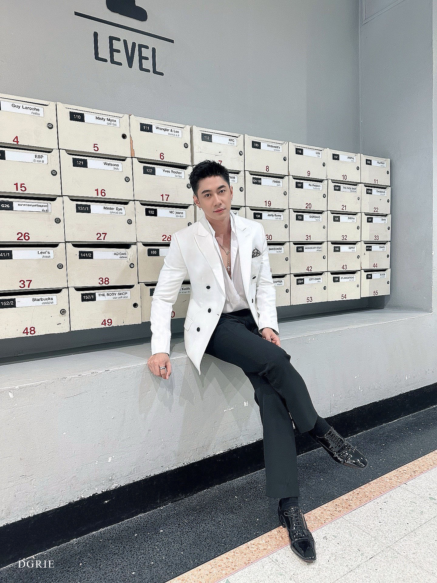 DGRIE Spotlight : แจม รชตะ Off-White Minimalist Double-Breasted Jacket & Tuxedo Trousers